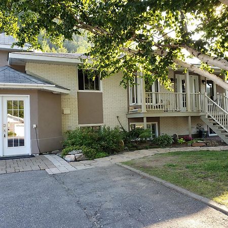 Residence Touristique Les Bouleaux Petit-Saguenay Eksteriør billede