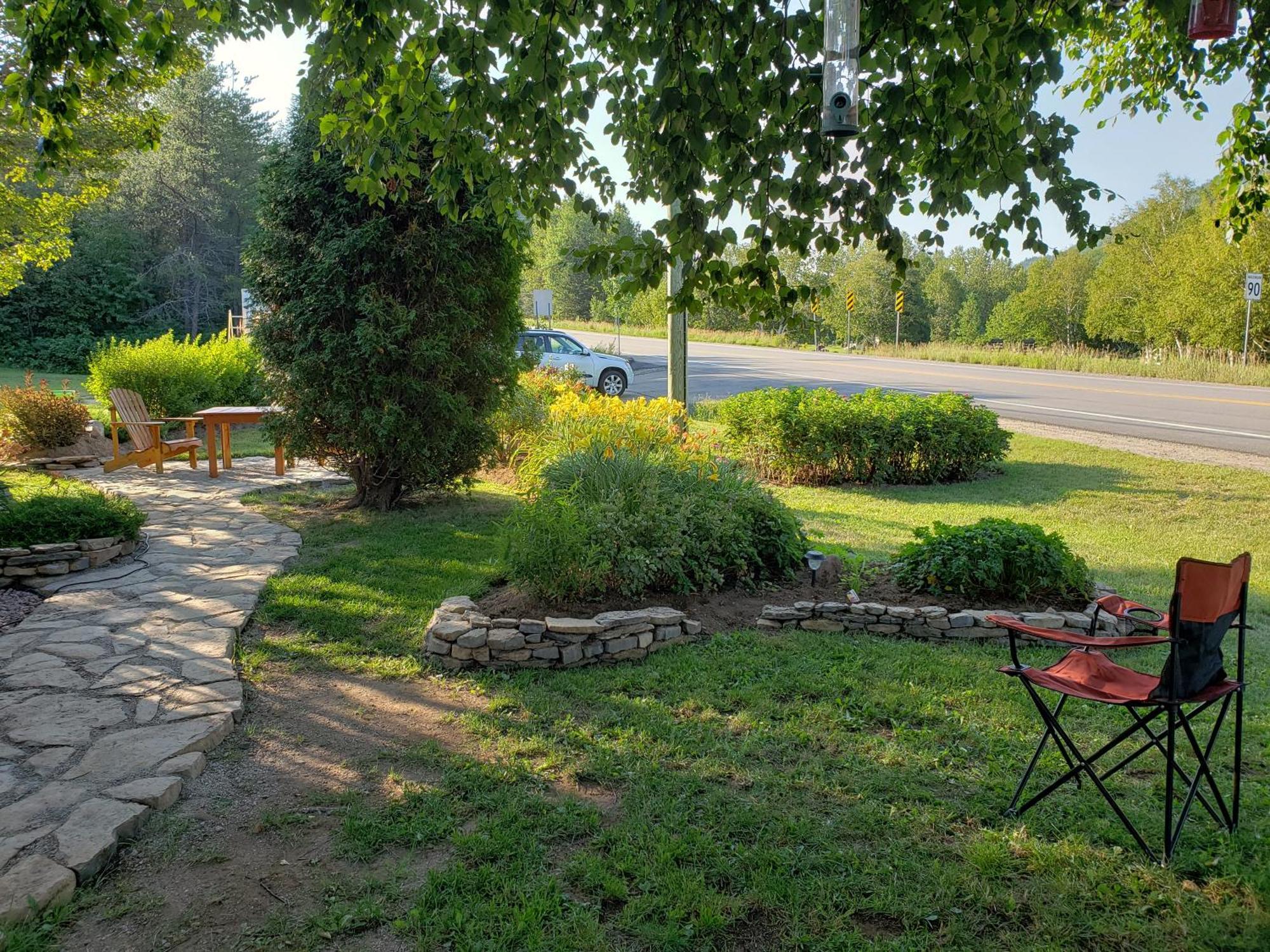Residence Touristique Les Bouleaux Petit-Saguenay Eksteriør billede
