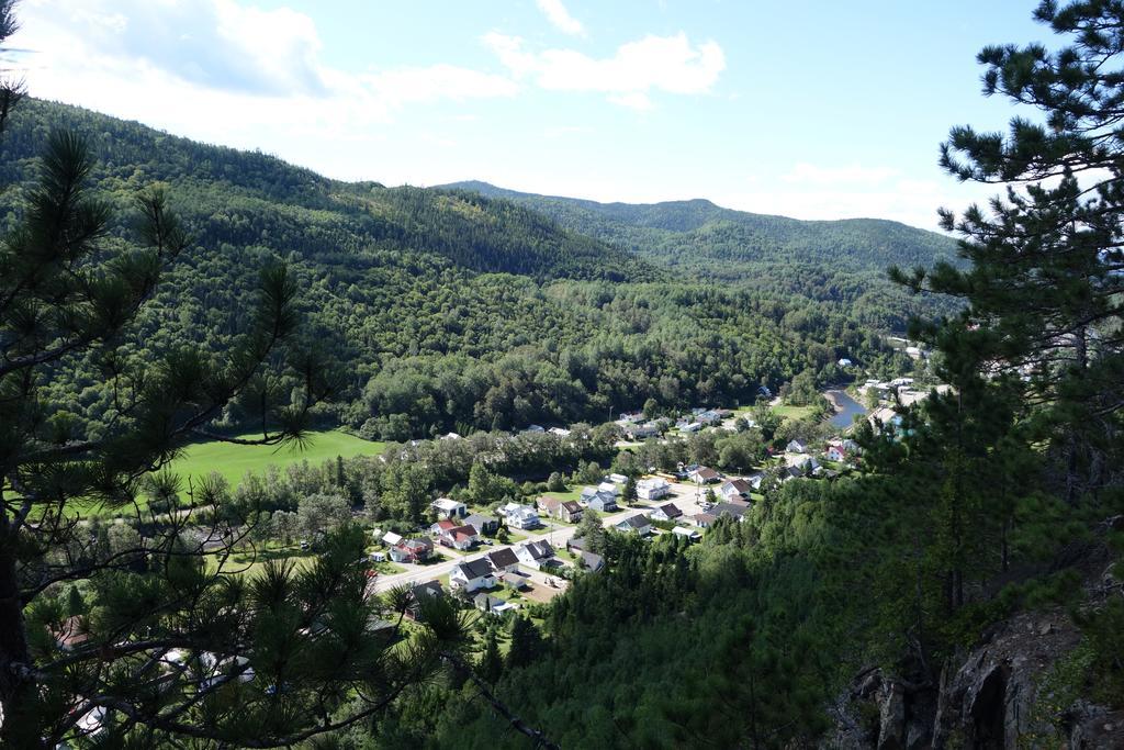 Residence Touristique Les Bouleaux Petit-Saguenay Eksteriør billede